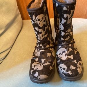 Sequin skull print Ugg’s